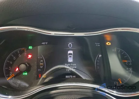 2015 Jeep Grand Cherokee Laredo z USA, uszkodzony, nr VIN 1C4RJFAG1FC196007